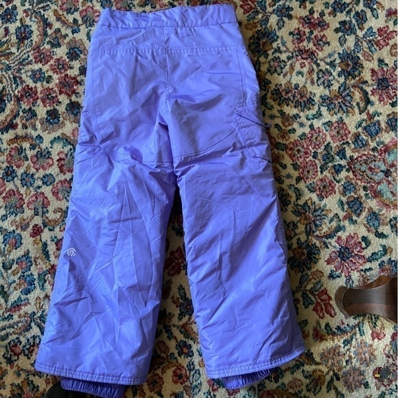 Champion snow pants in lilac. Elastic cuffs keep snow out; reinforced butt. - Picture 7 of 11